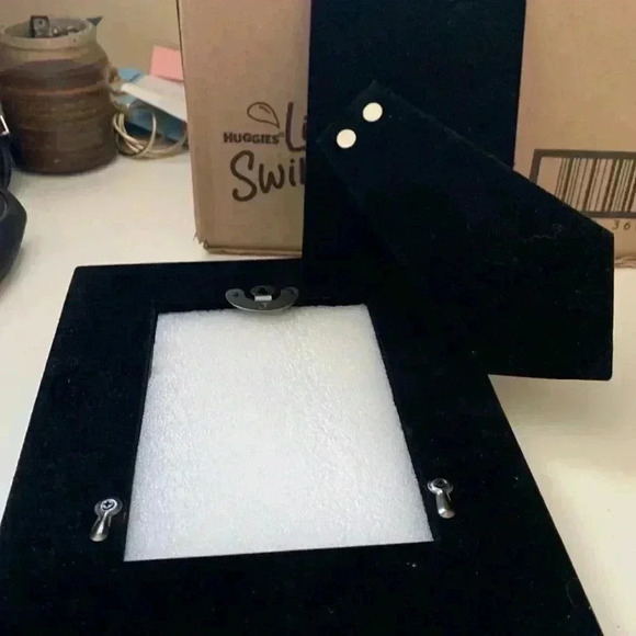 Picture frame, 4” by 6”, silver  plastic frame with felt back - Picture 4 of 4